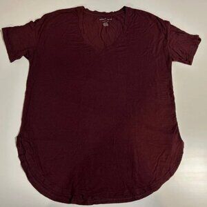 American Eagle Outfitters Burgundy V-Neck Tee